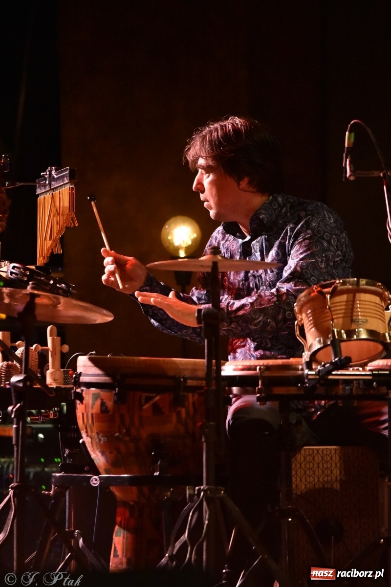 Zdjęcie w galerii na portalu naszraciborz.pl: Marcin Wyrostek TRIO & Raciborska Orkiestra Plania wiadomości z regionu