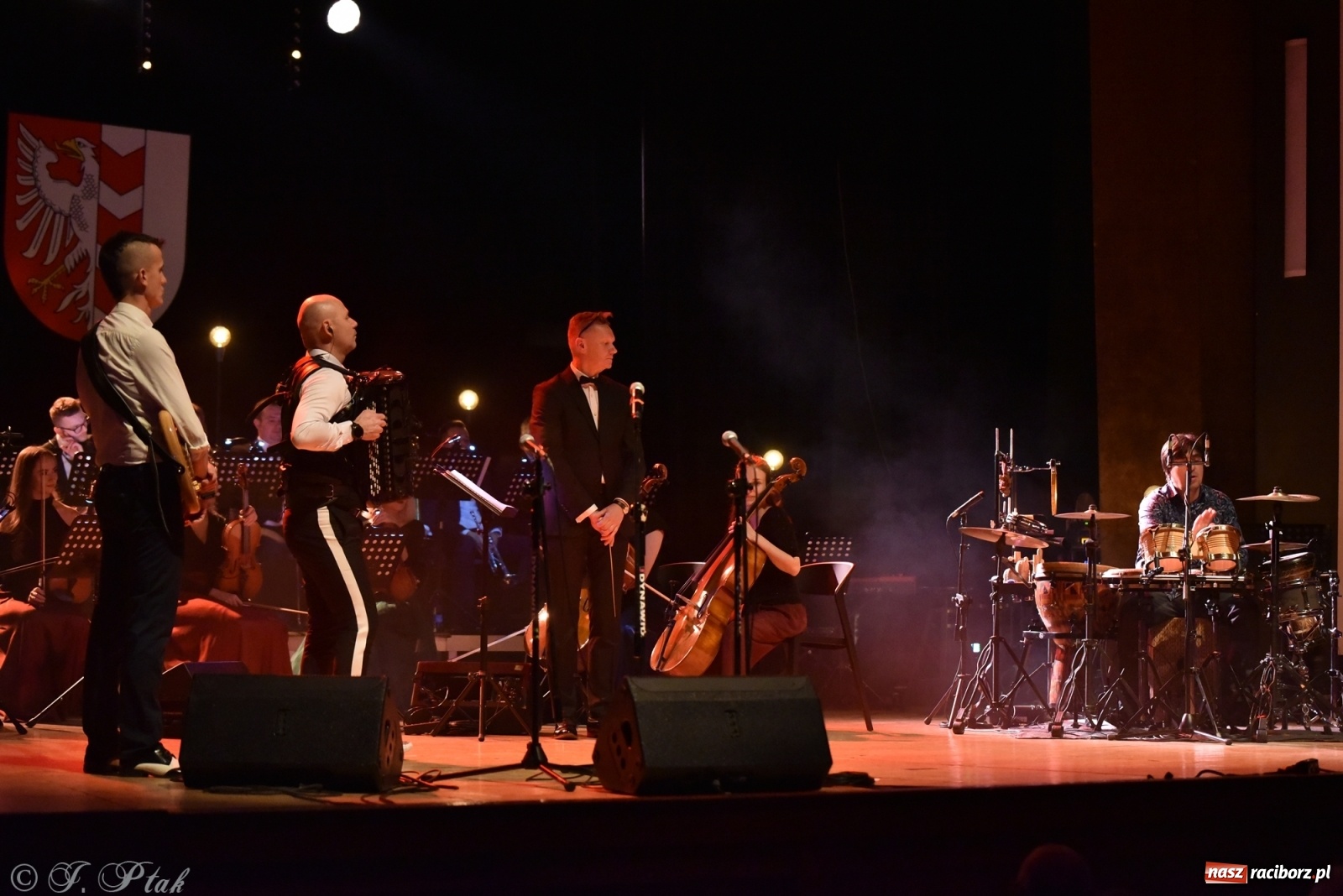 Zdjęcie w galerii na portalu naszraciborz.pl: Marcin Wyrostek TRIO & Raciborska Orkiestra Plania wiadomości z regionu