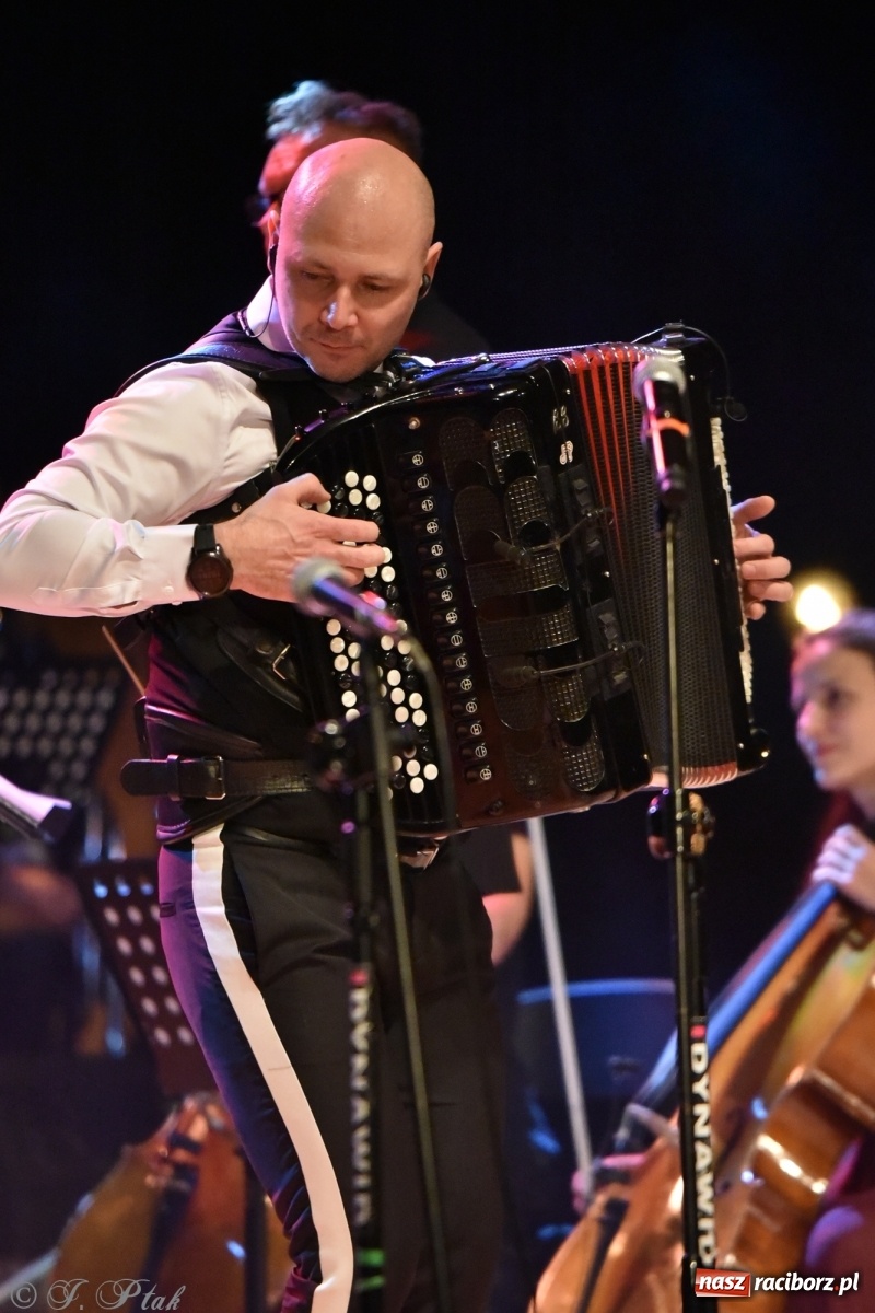 Zdjęcie w galerii na portalu naszraciborz.pl: Marcin Wyrostek TRIO & Raciborska Orkiestra Plania wiadomości z regionu