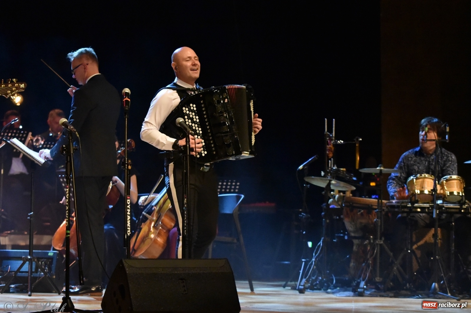 Zdjęcie w galerii na portalu naszraciborz.pl: Marcin Wyrostek TRIO & Raciborska Orkiestra Plania wiadomości z regionu