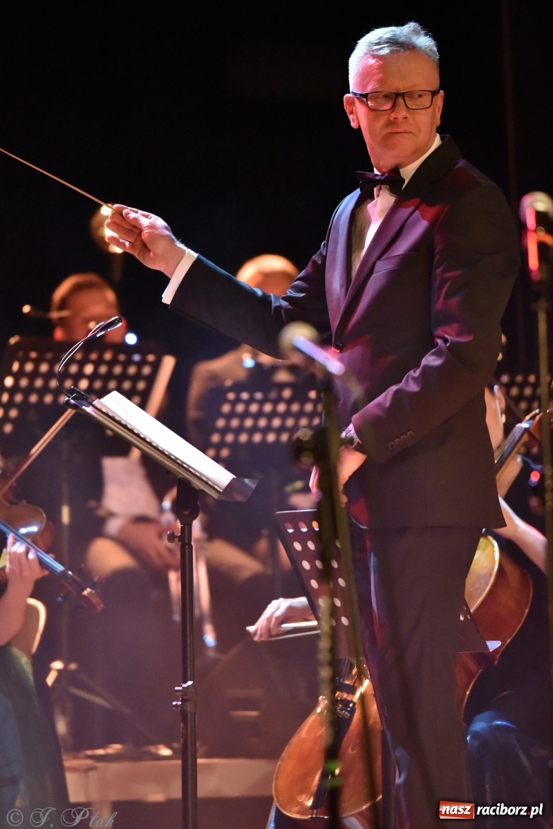 Zdjęcie w galerii na portalu naszraciborz.pl: Marcin Wyrostek TRIO & Raciborska Orkiestra Plania wiadomości z regionu