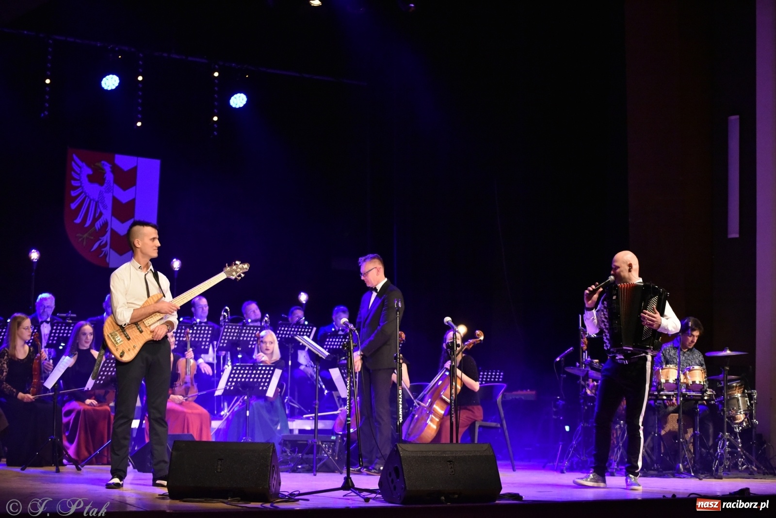 Zdjęcie w galerii na portalu naszraciborz.pl: Marcin Wyrostek TRIO & Raciborska Orkiestra Plania wiadomości z regionu