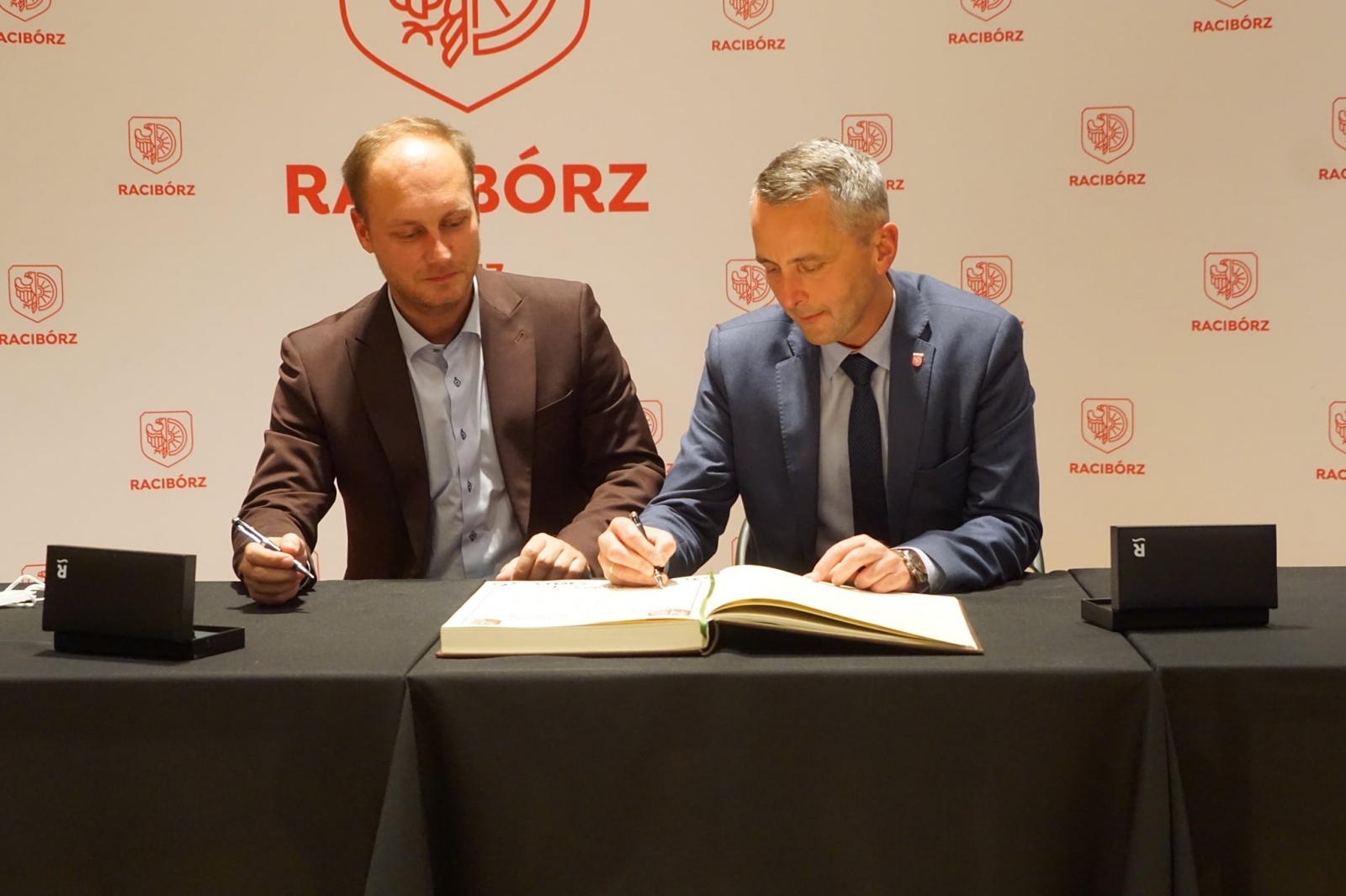 Zdjęcie w galerii na portalu naszraciborz.pl: Trzy dekady współpracy Raciborza i Opavy. Piękny jubileusz płytkiego ostatnio partnerstwa wiadomości z regionu