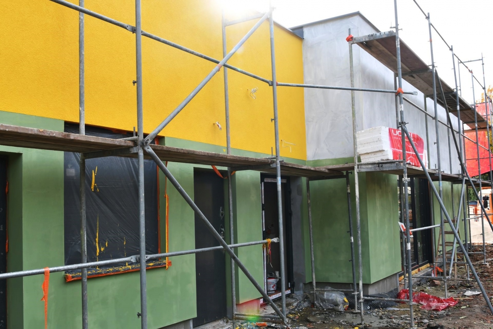 Zdjęcie w galerii na portalu naszraciborz.pl: Żłobek na Bielskiej z kolorowym muralem wiadomości z regionu