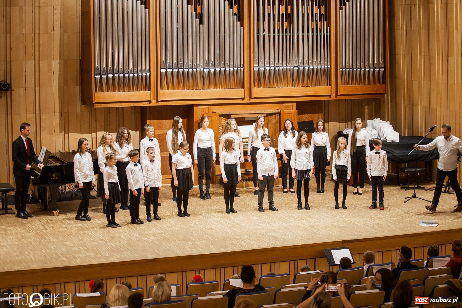 Zdjęcie w galerii na portalu naszraciborz.pl: Koncert muzyki polskiej w PSM na Święto Niepodległości wiadomości z regionu