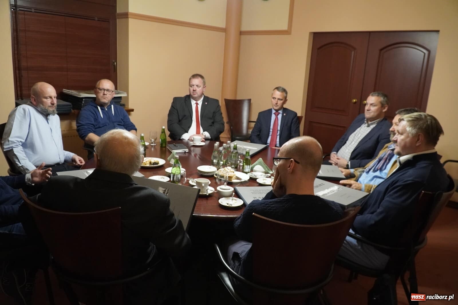 Zdjęcie w galerii na portalu naszraciborz.pl: Czas na cyfrowe archiwum Raciborza. Spotkanie w ratuszu wiadomości z regionu