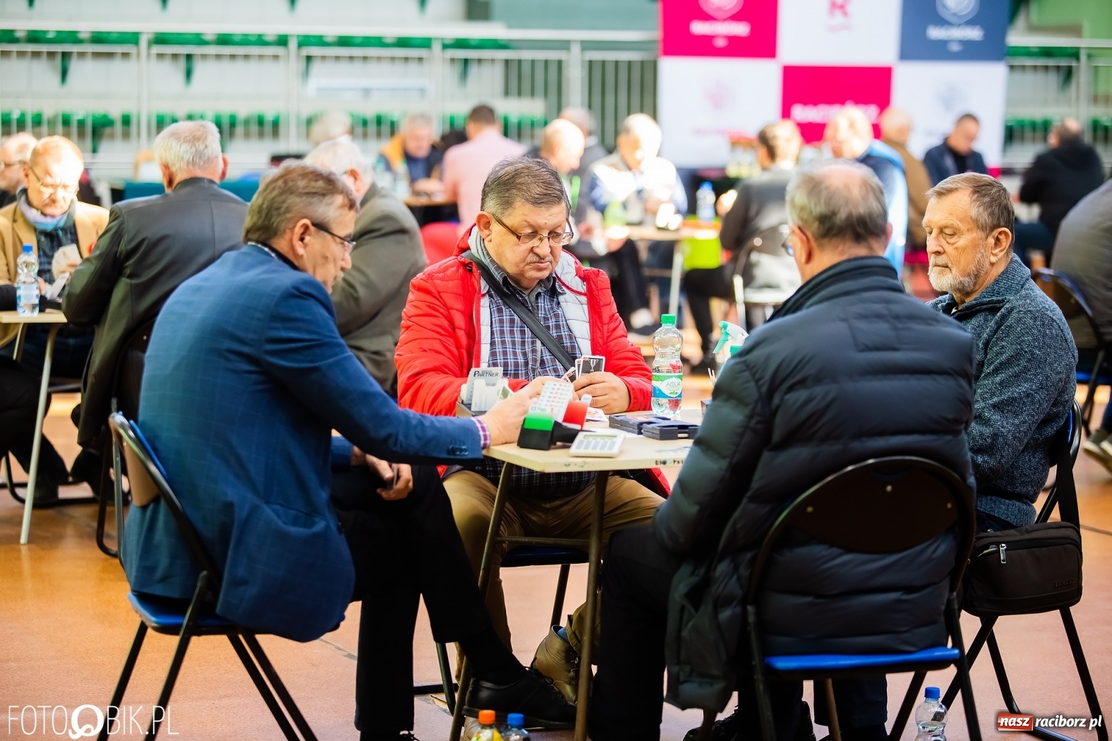 Zdjęcie w galerii na portalu naszraciborz.pl: Turniej Brydża o Podkowę Kasztanki Marszałka w Arenie Rafako wiadomości z regionu