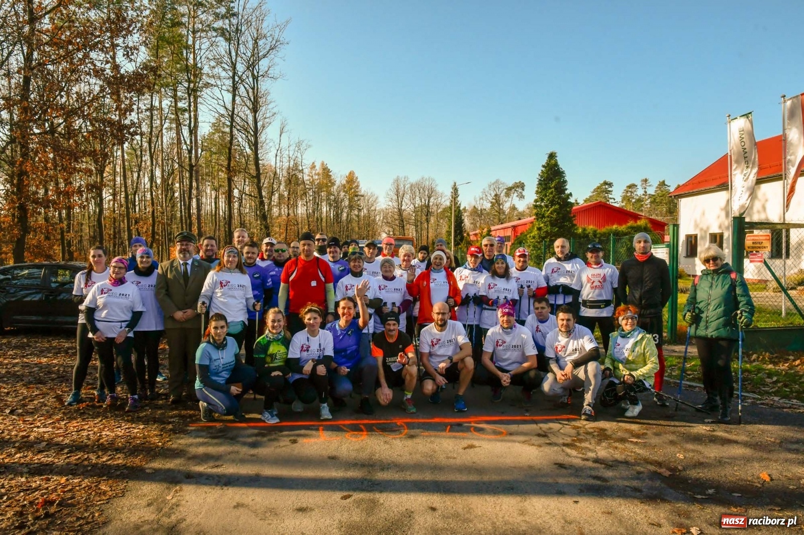 Zdjęcie w galerii na portalu naszraciborz.pl: Bieg Niepodległości w Kuźni Raciborskiej. Rodzinnie i patriotycznie [FOTO i WIDEO] wiadomości z regionu