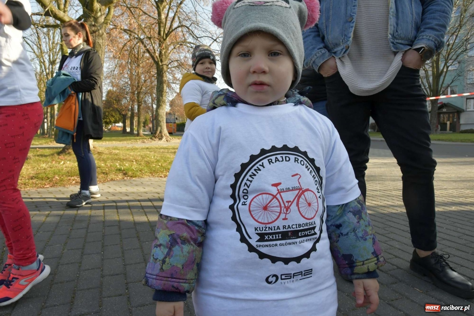 Zdjęcie w galerii na portalu naszraciborz.pl: Bieg Niepodległości w Kuźni Raciborskiej. Rodzinnie i patriotycznie [FOTO i WIDEO] wiadomości z regionu