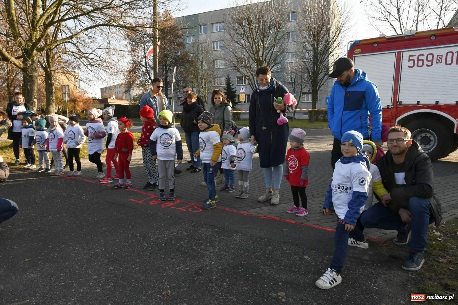 Zdjęcie w galerii na portalu naszraciborz.pl: Bieg Niepodległości w Kuźni Raciborskiej. Rodzinnie i patriotycznie [FOTO i WIDEO] wiadomości z regionu