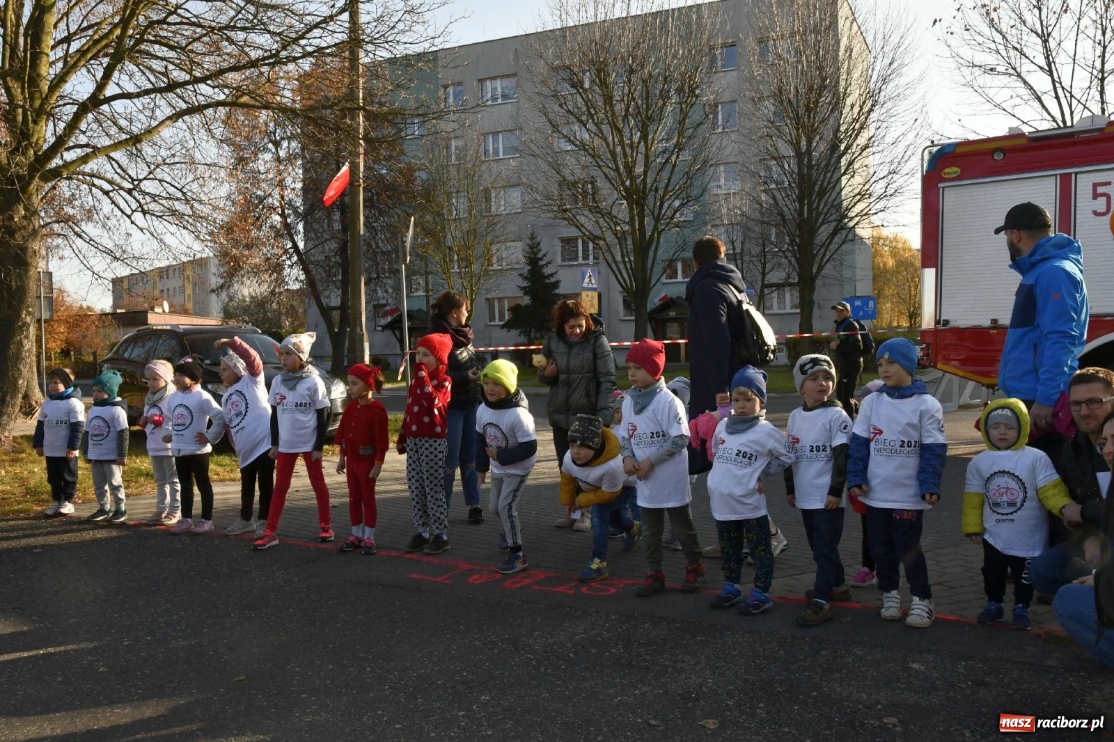 Zdjęcie w galerii na portalu naszraciborz.pl: Bieg Niepodległości w Kuźni Raciborskiej. Rodzinnie i patriotycznie [FOTO i WIDEO] wiadomości z regionu