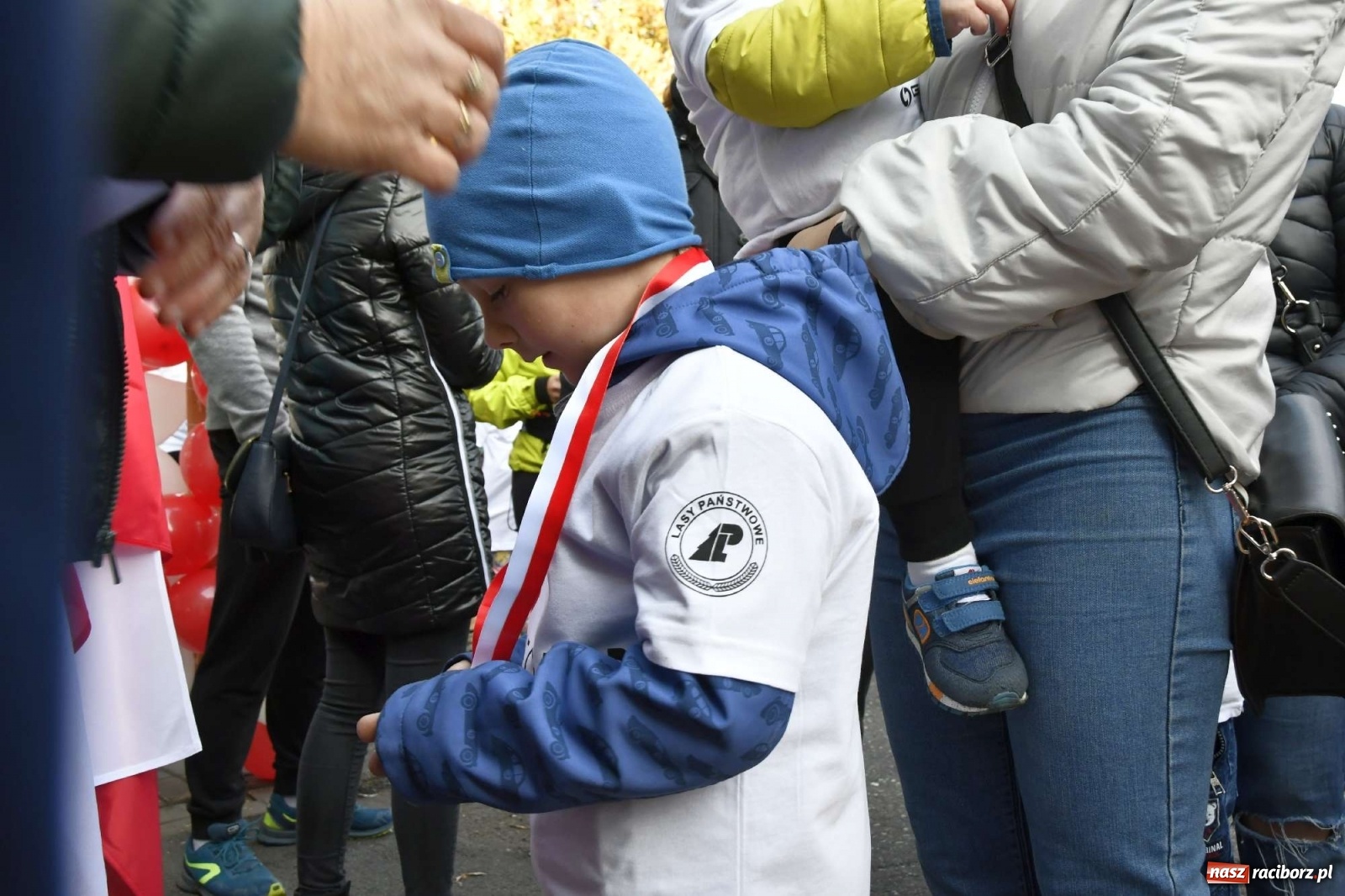 Zdjęcie w galerii na portalu naszraciborz.pl: Bieg Niepodległości w Kuźni Raciborskiej. Rodzinnie i patriotycznie [FOTO i WIDEO] wiadomości z regionu