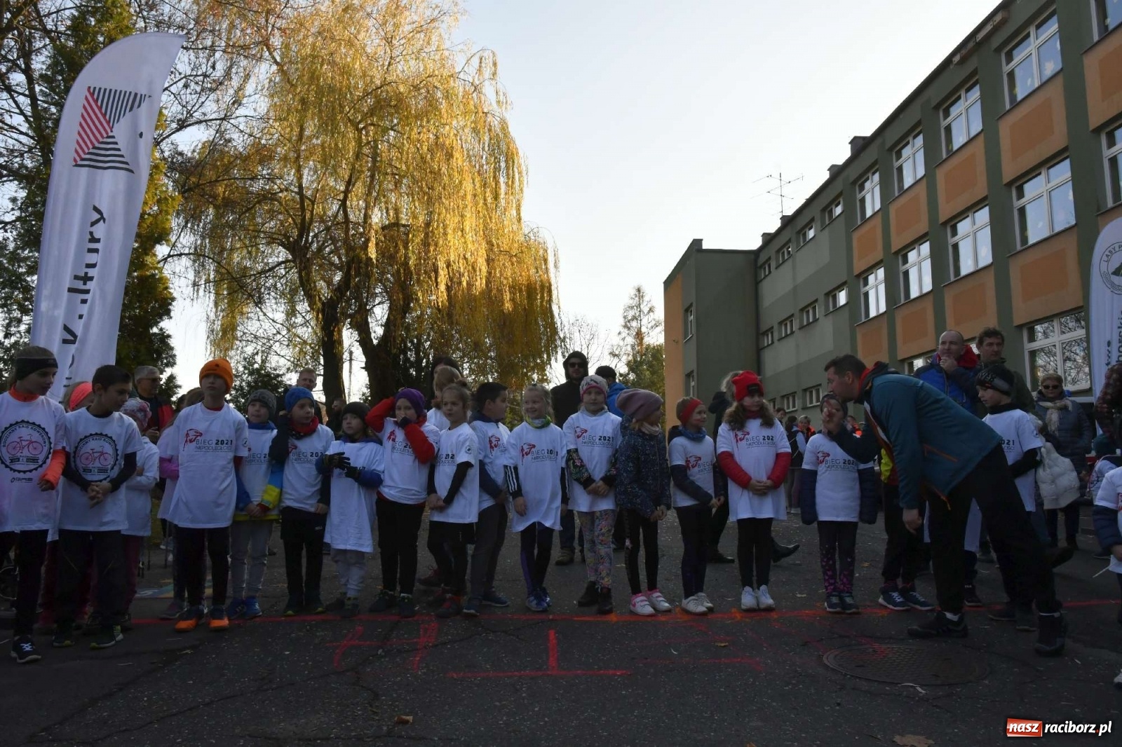Zdjęcie w galerii na portalu naszraciborz.pl: Bieg Niepodległości w Kuźni Raciborskiej. Rodzinnie i patriotycznie [FOTO i WIDEO] wiadomości z regionu