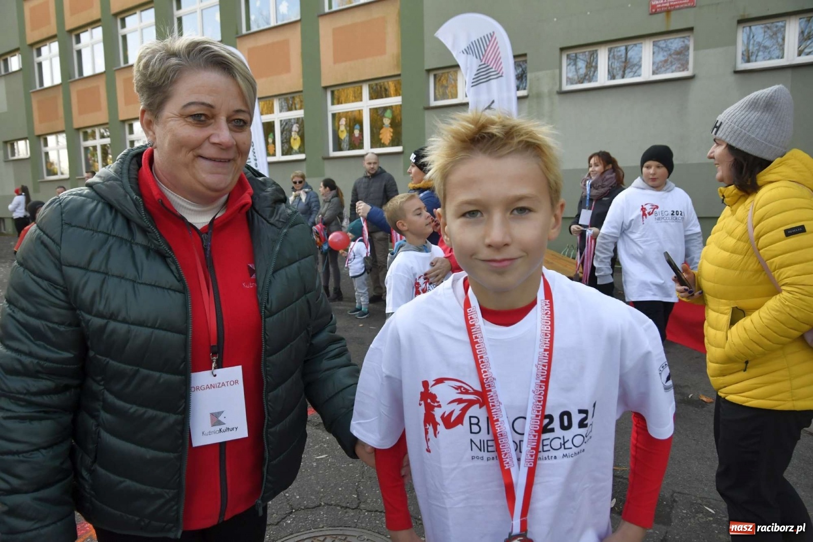 Zdjęcie w galerii na portalu naszraciborz.pl: Bieg Niepodległości w Kuźni Raciborskiej. Rodzinnie i patriotycznie [FOTO i WIDEO] wiadomości z regionu