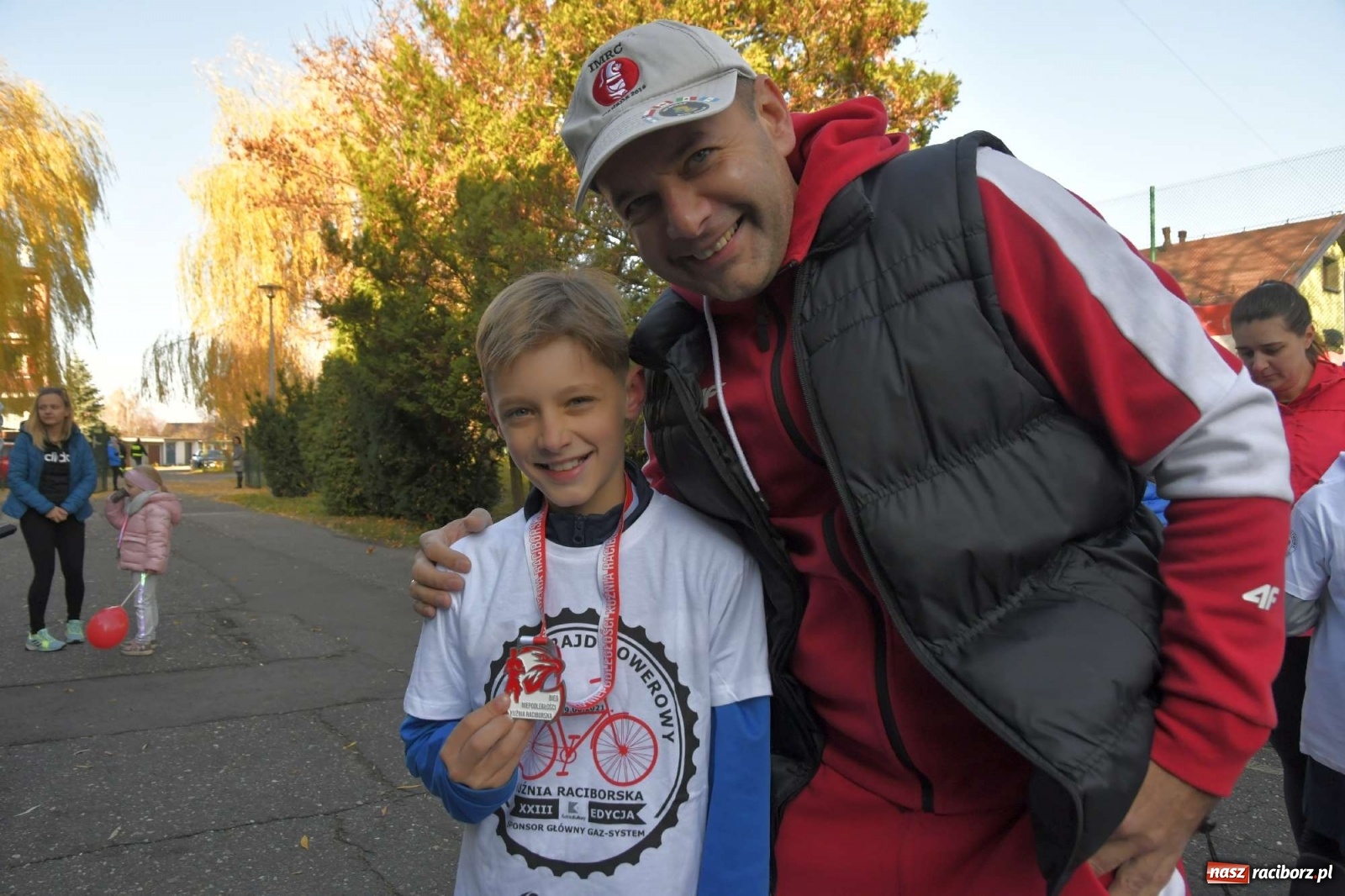 Zdjęcie w galerii na portalu naszraciborz.pl: Bieg Niepodległości w Kuźni Raciborskiej. Rodzinnie i patriotycznie [FOTO i WIDEO] wiadomości z regionu