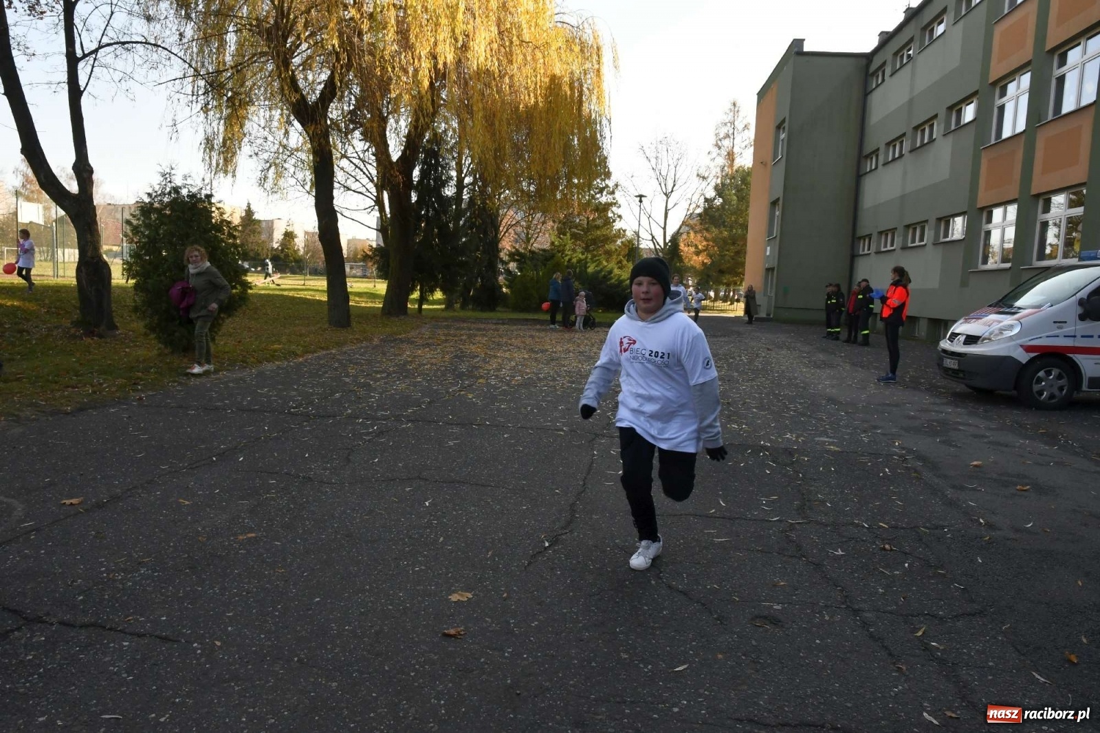 Zdjęcie w galerii na portalu naszraciborz.pl: Bieg Niepodległości w Kuźni Raciborskiej. Rodzinnie i patriotycznie [FOTO i WIDEO] wiadomości z regionu
