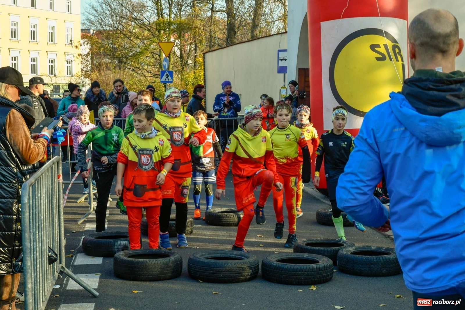 Zdjęcie w galerii na portalu naszraciborz.pl: Bitwa o raciborską basztę. Bieg OCR dla dzieci na Święto Niepodległości wiadomości z regionu