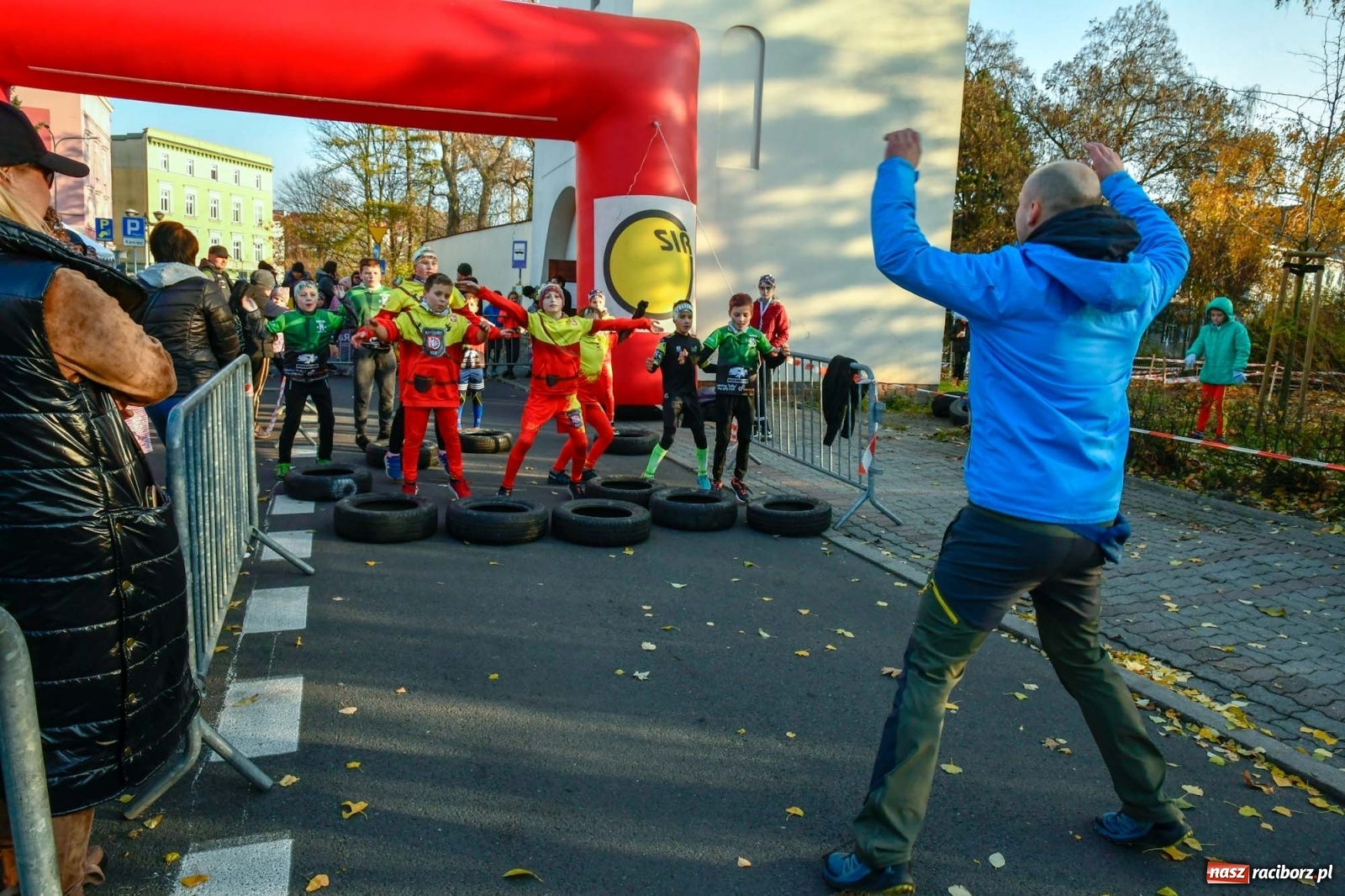 Zdjęcie w galerii na portalu naszraciborz.pl: Bitwa o raciborską basztę. Bieg OCR dla dzieci na Święto Niepodległości wiadomości z regionu
