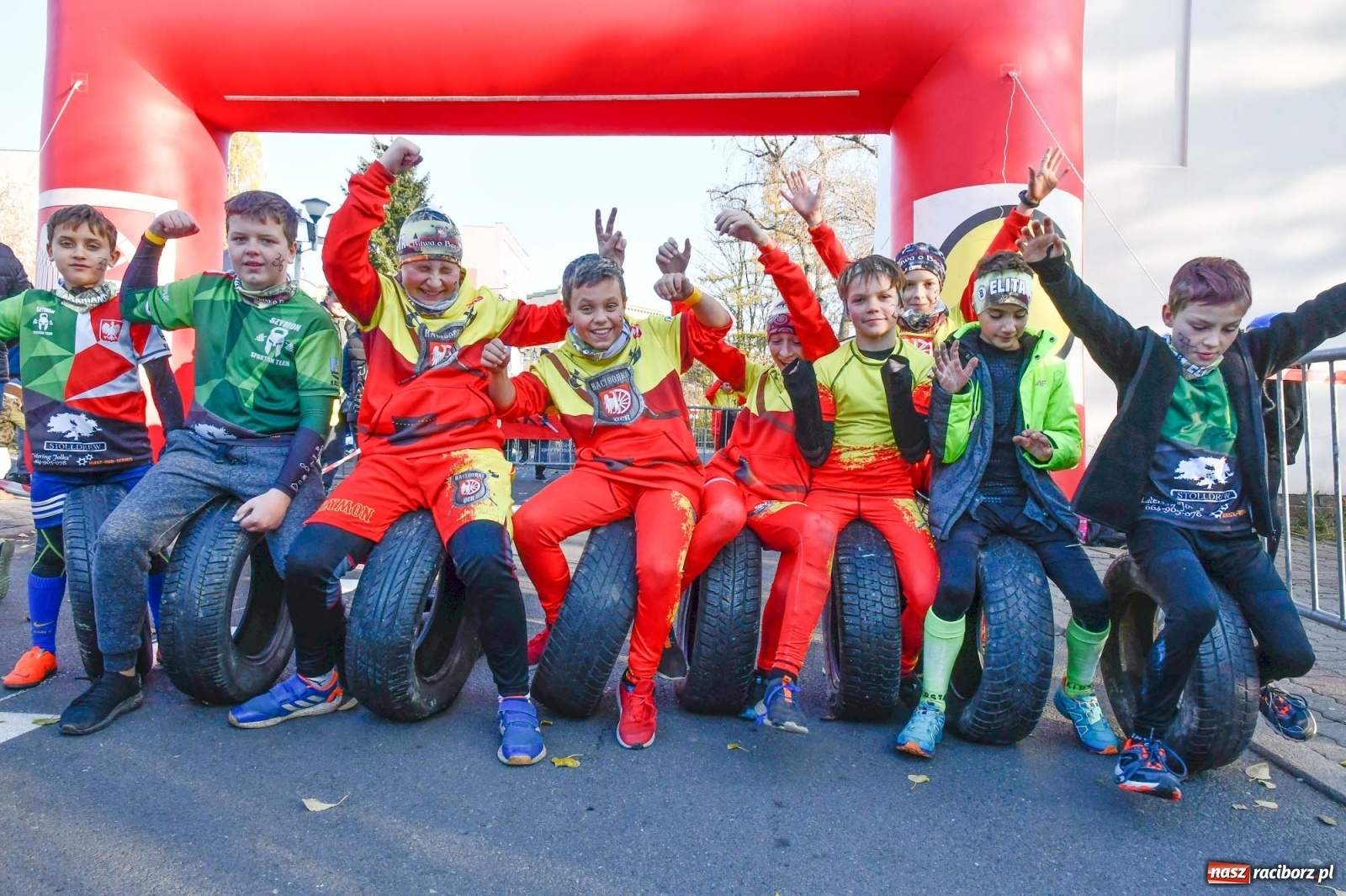 Zdjęcie w galerii na portalu naszraciborz.pl: Bitwa o raciborską basztę. Bieg OCR dla dzieci na Święto Niepodległości wiadomości z regionu