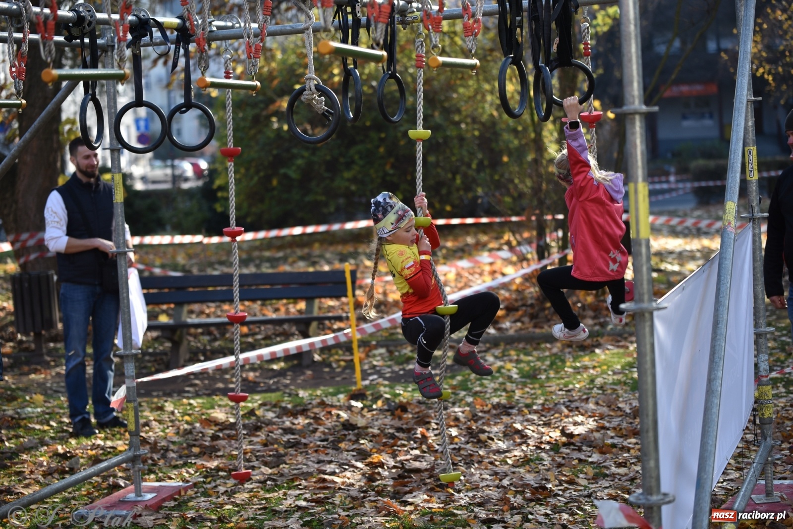 Zdjęcie w galerii na portalu naszraciborz.pl: Bitwa o raciborską basztę. Bieg OCR dla dzieci na Święto Niepodległości wiadomości z regionu