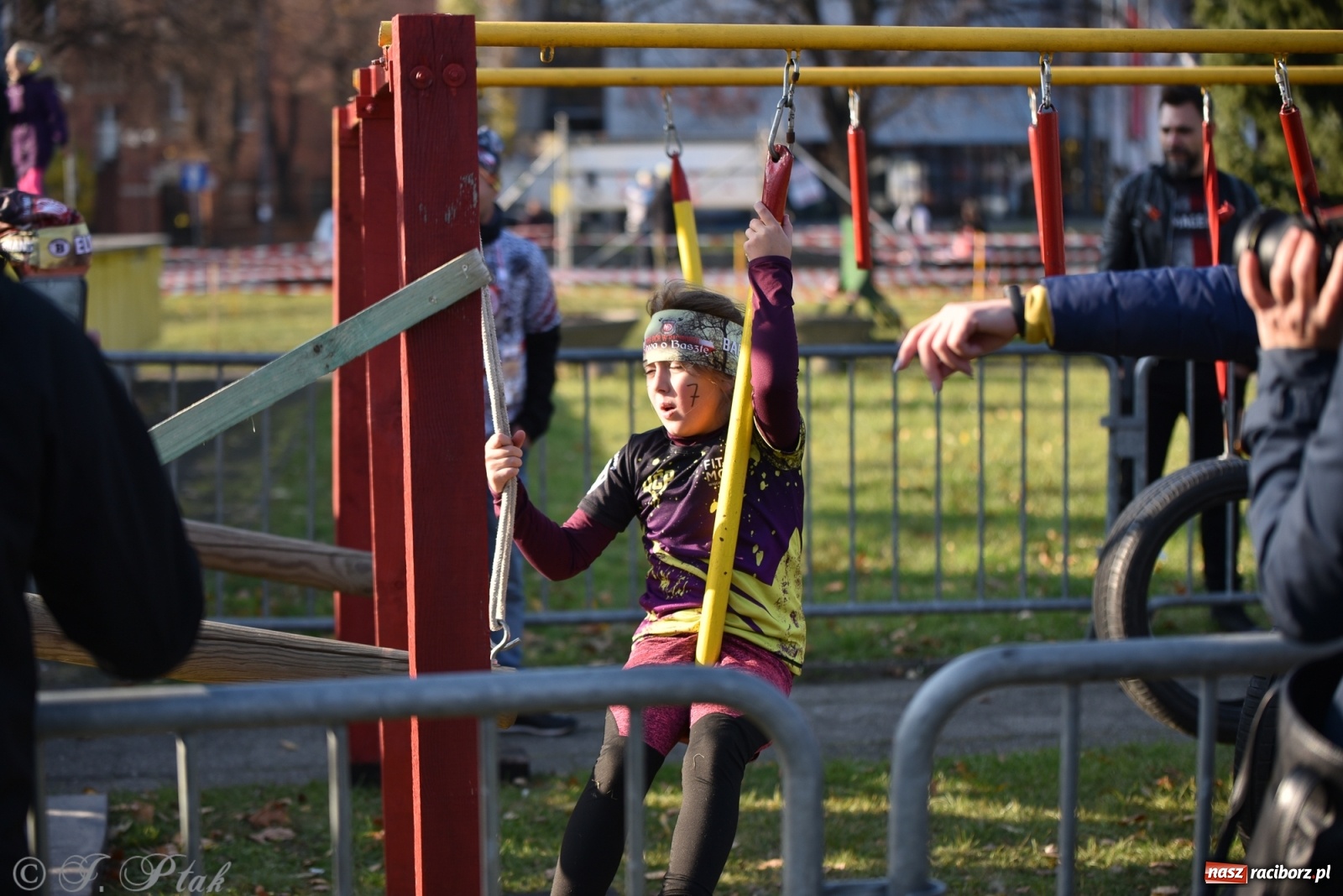 Zdjęcie w galerii na portalu naszraciborz.pl: Bitwa o raciborską basztę. Bieg OCR dla dzieci na Święto Niepodległości wiadomości z regionu
