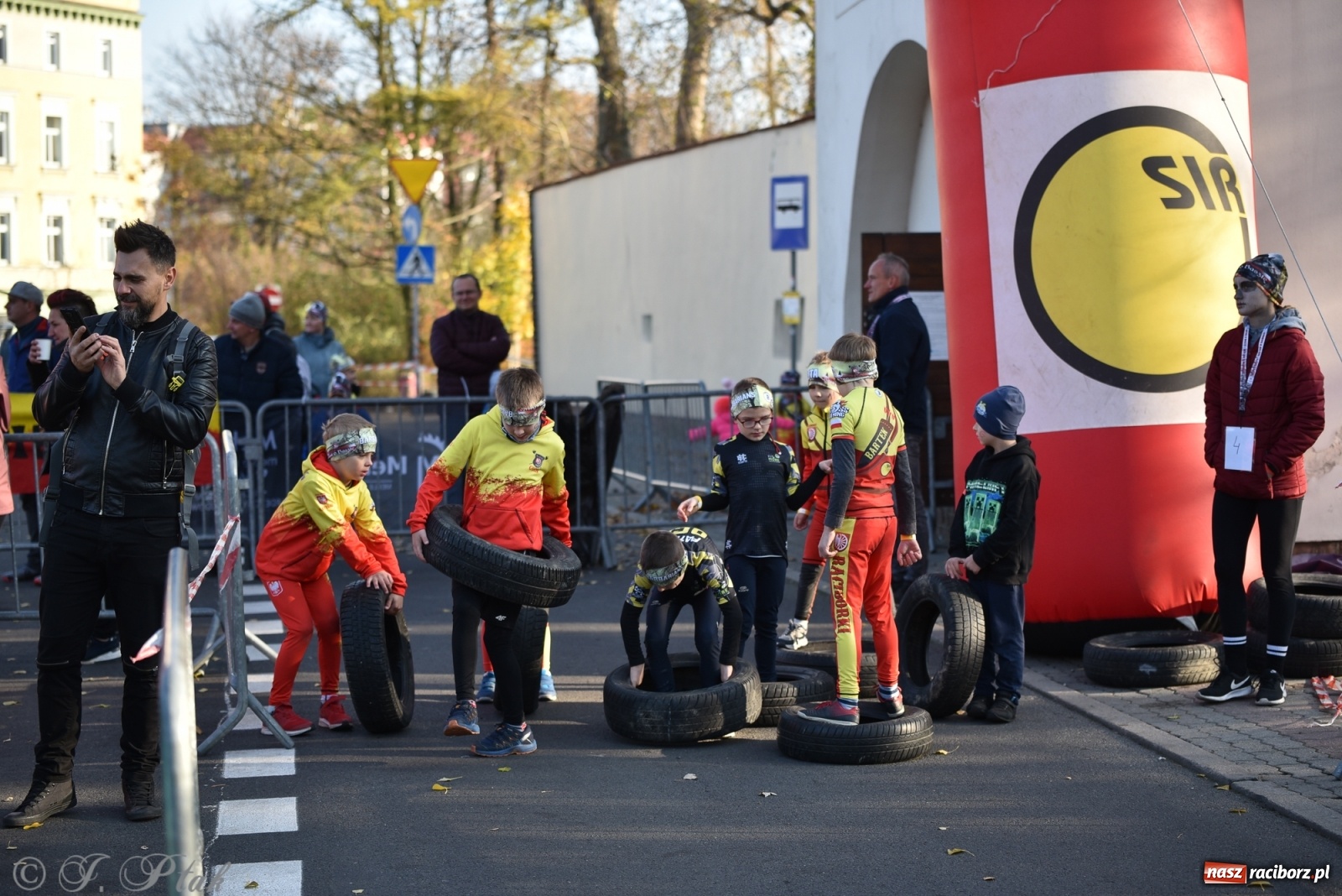 Zdjęcie w galerii na portalu naszraciborz.pl: Bitwa o raciborską basztę. Bieg OCR dla dzieci na Święto Niepodległości wiadomości z regionu
