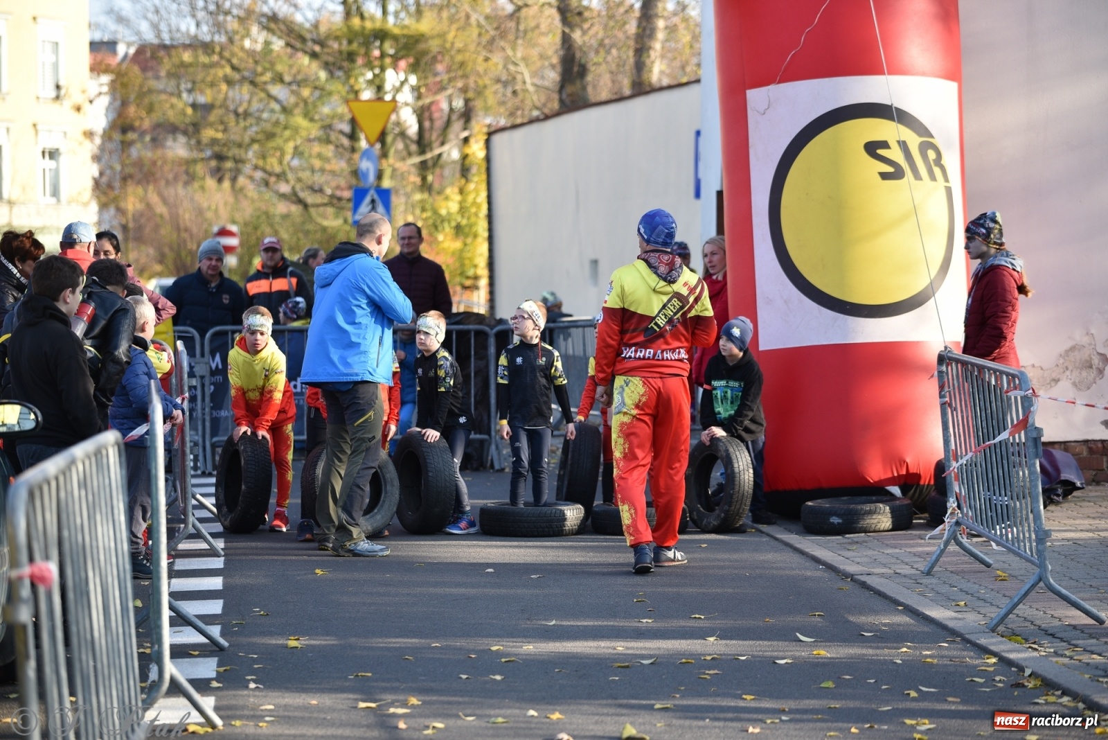 Zdjęcie w galerii na portalu naszraciborz.pl: Bitwa o raciborską basztę. Bieg OCR dla dzieci na Święto Niepodległości wiadomości z regionu