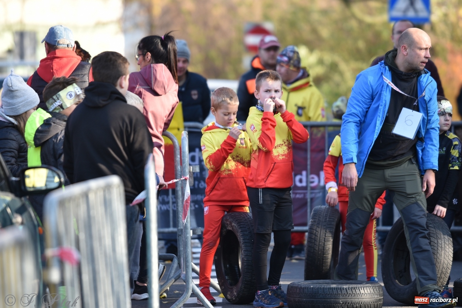 Zdjęcie w galerii na portalu naszraciborz.pl: Bitwa o raciborską basztę. Bieg OCR dla dzieci na Święto Niepodległości wiadomości z regionu
