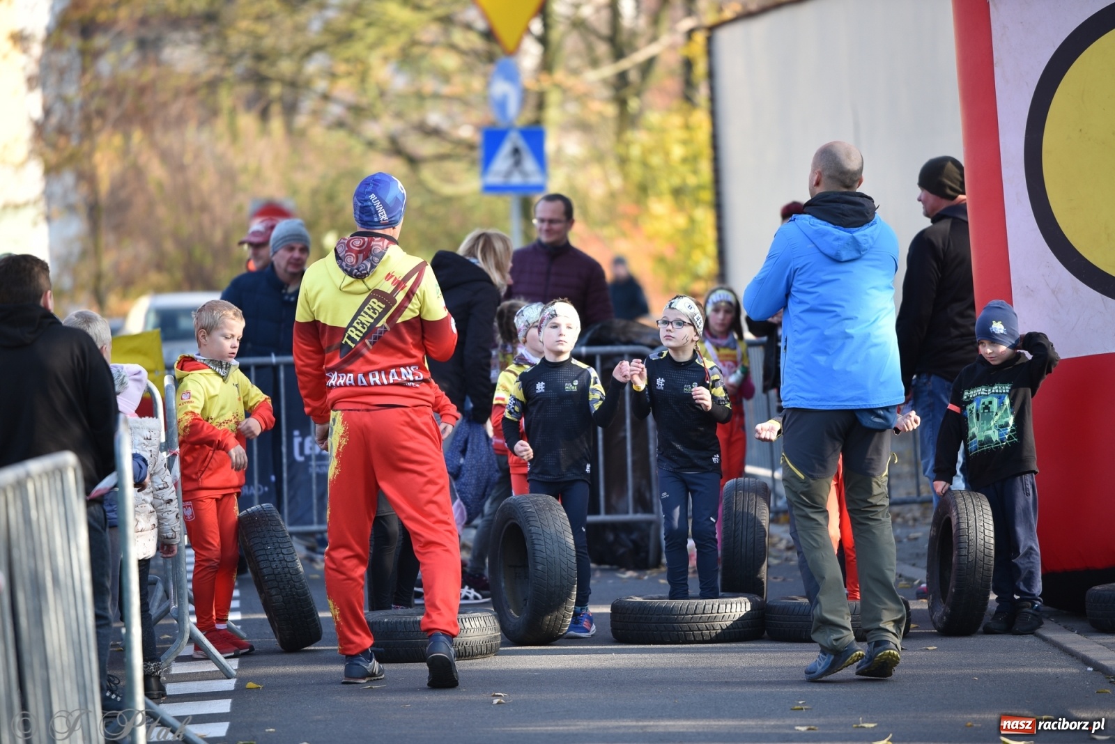 Zdjęcie w galerii na portalu naszraciborz.pl: Bitwa o raciborską basztę. Bieg OCR dla dzieci na Święto Niepodległości wiadomości z regionu
