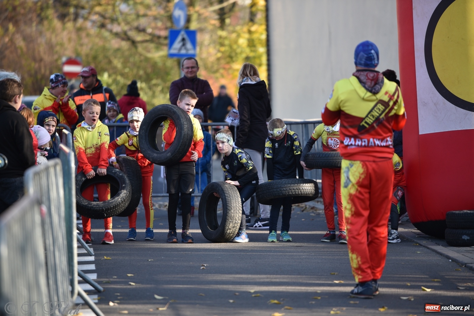 Zdjęcie w galerii na portalu naszraciborz.pl: Bitwa o raciborską basztę. Bieg OCR dla dzieci na Święto Niepodległości wiadomości z regionu