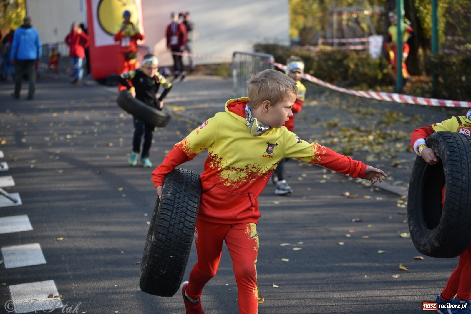 Zdjęcie w galerii na portalu naszraciborz.pl: Bitwa o raciborską basztę. Bieg OCR dla dzieci na Święto Niepodległości wiadomości z regionu