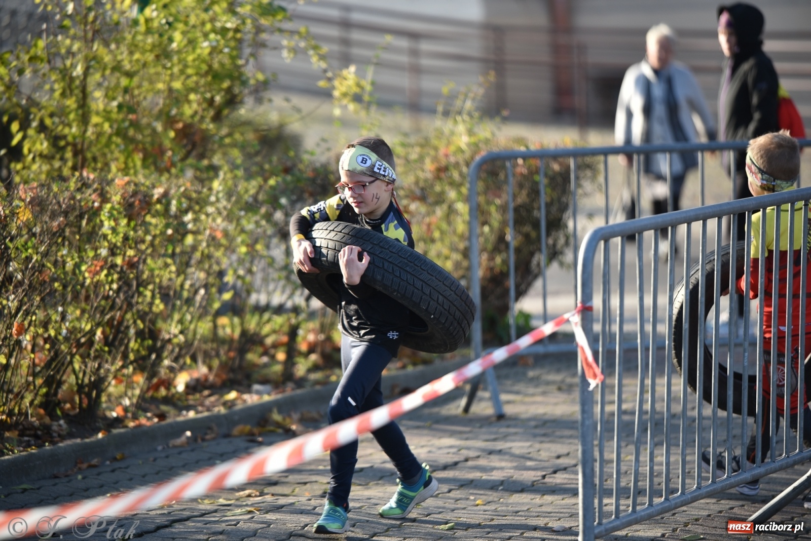 Zdjęcie w galerii na portalu naszraciborz.pl: Bitwa o raciborską basztę. Bieg OCR dla dzieci na Święto Niepodległości wiadomości z regionu
