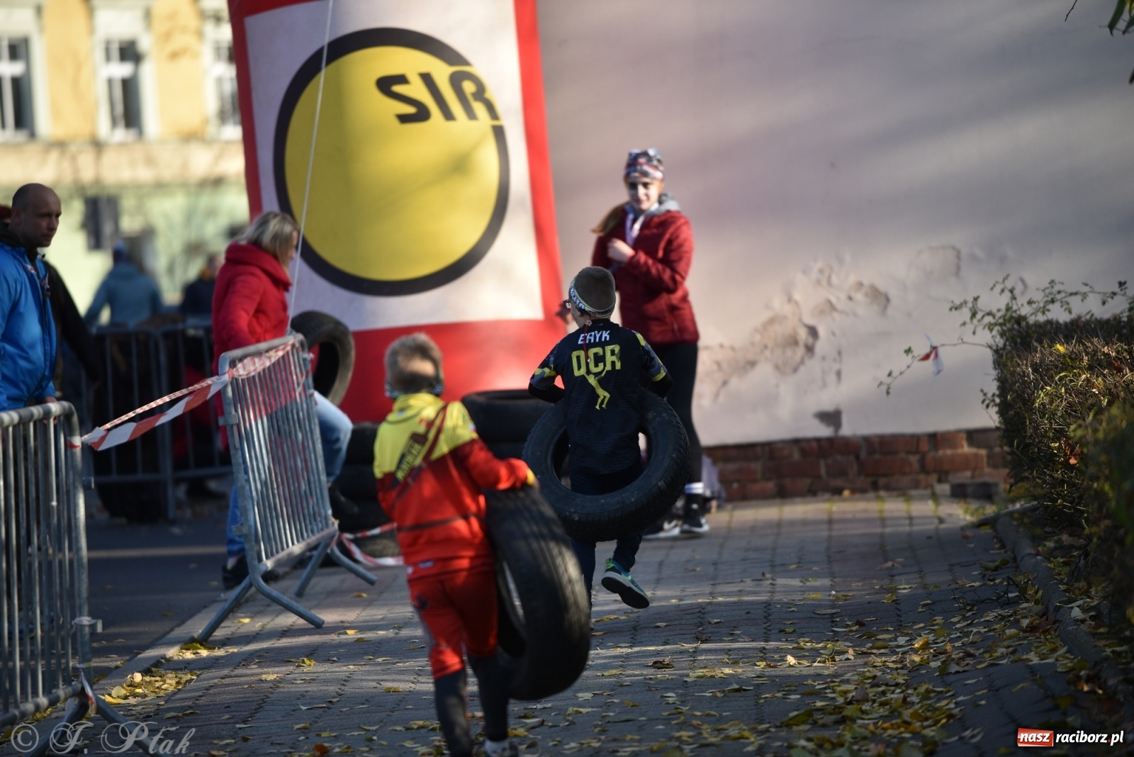 Zdjęcie w galerii na portalu naszraciborz.pl: Bitwa o raciborską basztę. Bieg OCR dla dzieci na Święto Niepodległości wiadomości z regionu