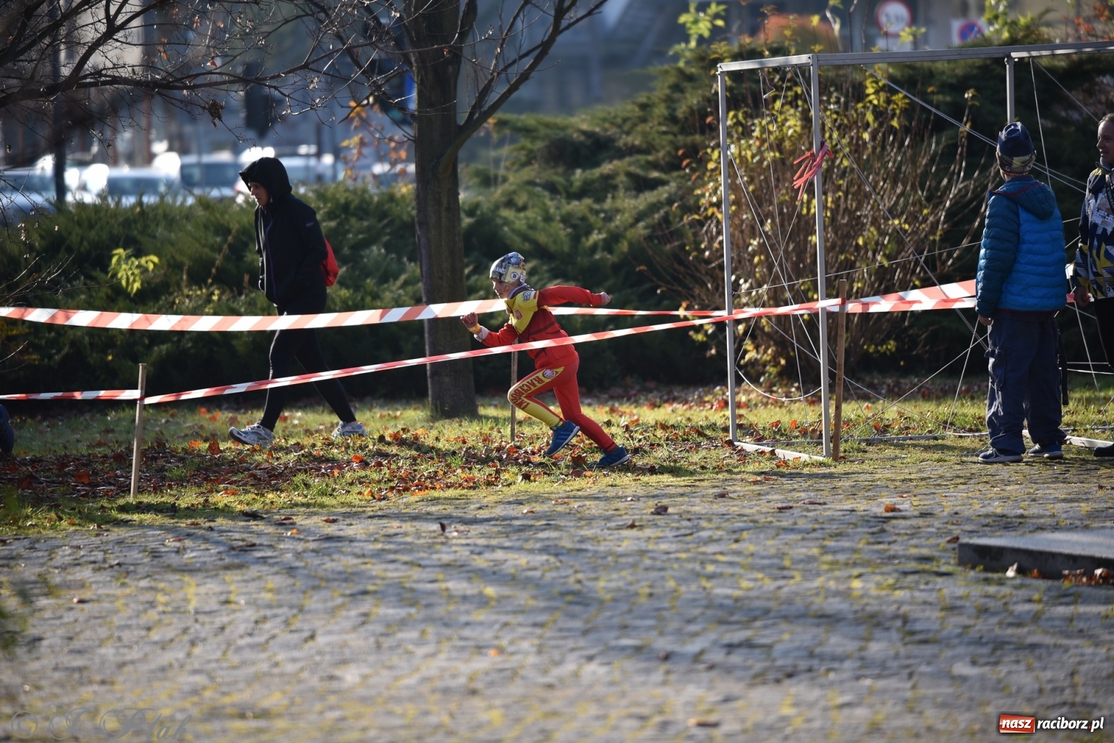 Zdjęcie w galerii na portalu naszraciborz.pl: Bitwa o raciborską basztę. Bieg OCR dla dzieci na Święto Niepodległości wiadomości z regionu