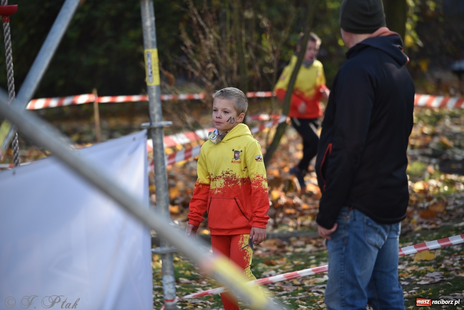 Zdjęcie w galerii na portalu naszraciborz.pl: Bitwa o raciborską basztę. Bieg OCR dla dzieci na Święto Niepodległości wiadomości z regionu