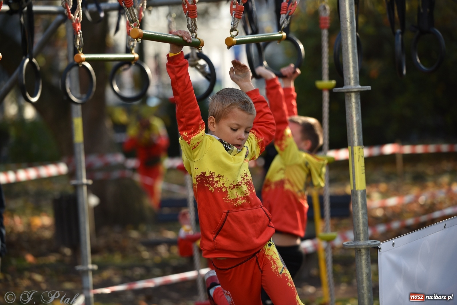 Zdjęcie w galerii na portalu naszraciborz.pl: Bitwa o raciborską basztę. Bieg OCR dla dzieci na Święto Niepodległości wiadomości z regionu