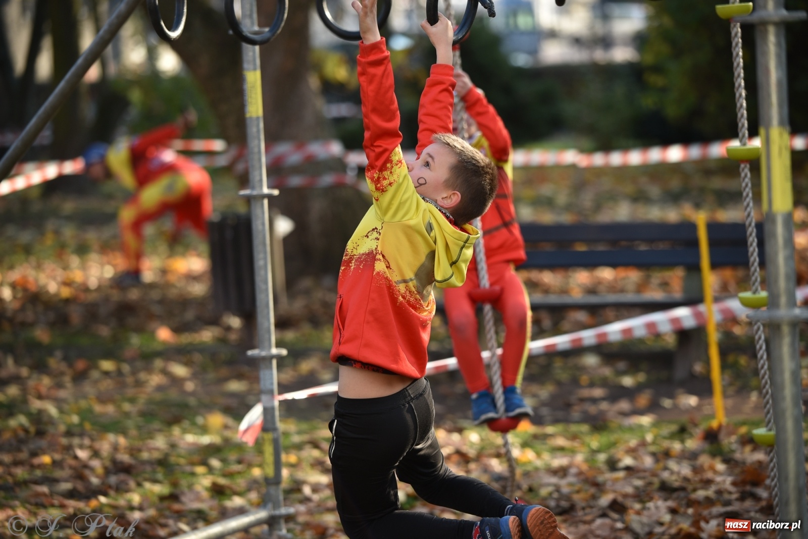 Zdjęcie w galerii na portalu naszraciborz.pl: Bitwa o raciborską basztę. Bieg OCR dla dzieci na Święto Niepodległości wiadomości z regionu