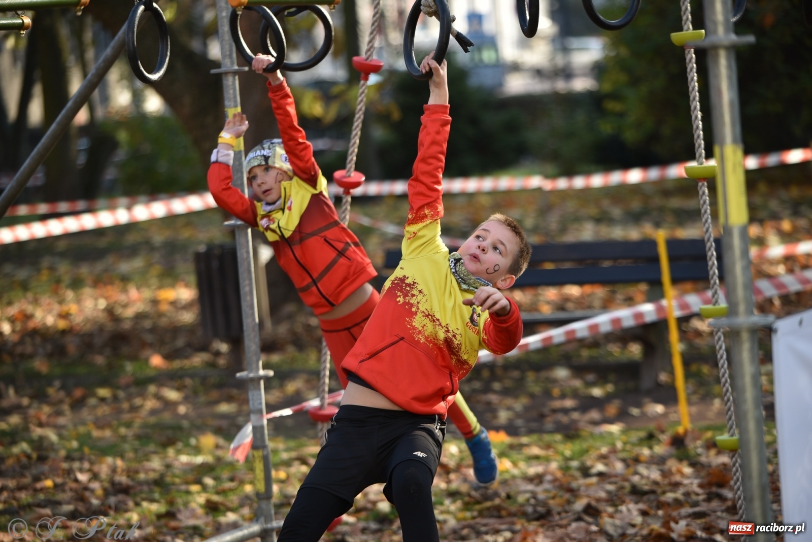 Zdjęcie w galerii na portalu naszraciborz.pl: Bitwa o raciborską basztę. Bieg OCR dla dzieci na Święto Niepodległości wiadomości z regionu