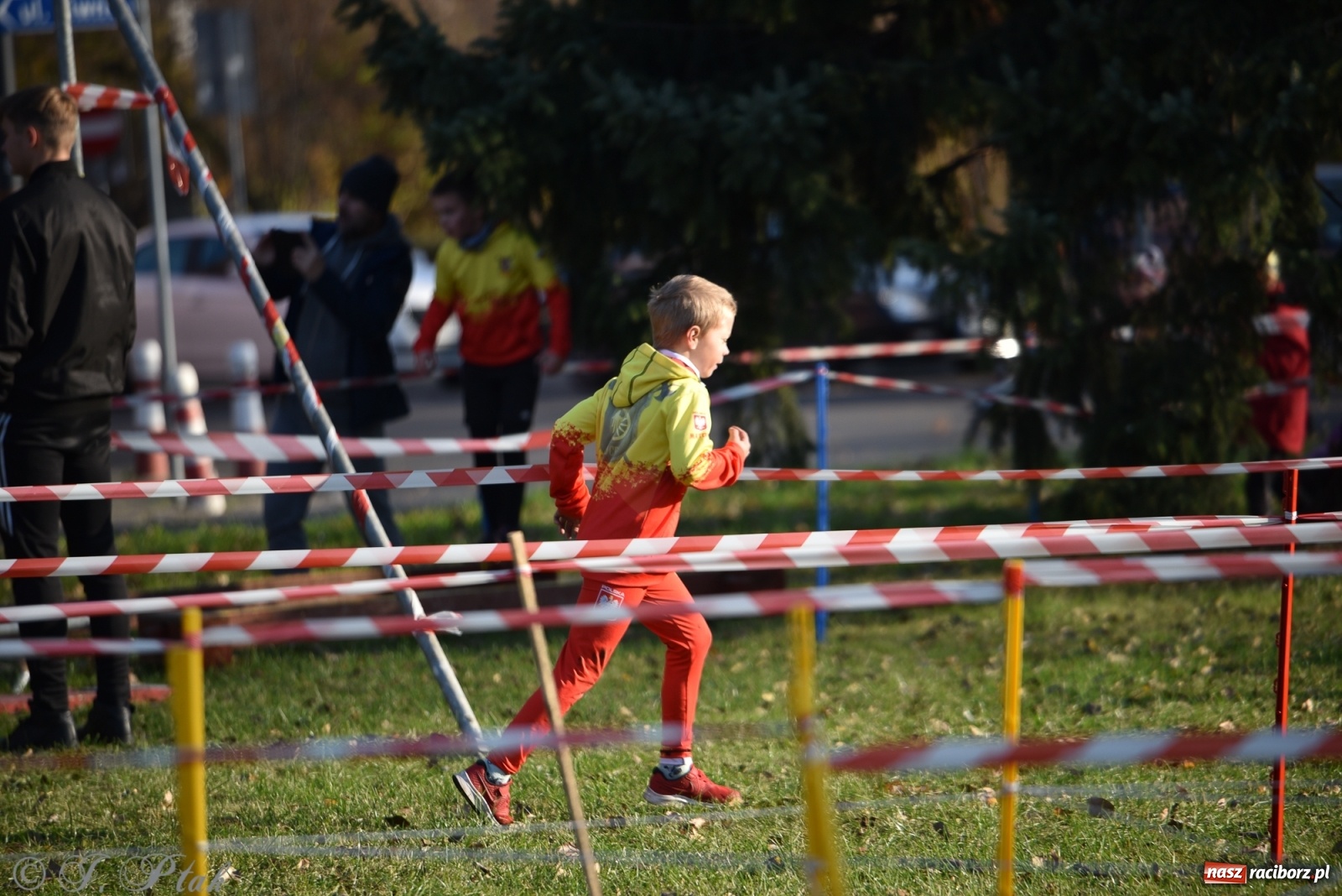 Zdjęcie w galerii na portalu naszraciborz.pl: Bitwa o raciborską basztę. Bieg OCR dla dzieci na Święto Niepodległości wiadomości z regionu