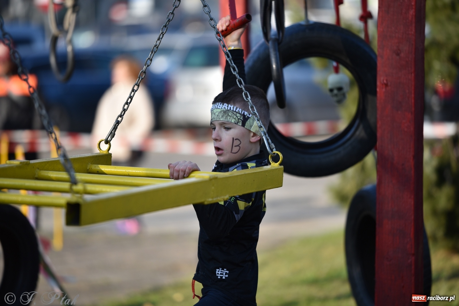 Zdjęcie w galerii na portalu naszraciborz.pl: Bitwa o raciborską basztę. Bieg OCR dla dzieci na Święto Niepodległości wiadomości z regionu