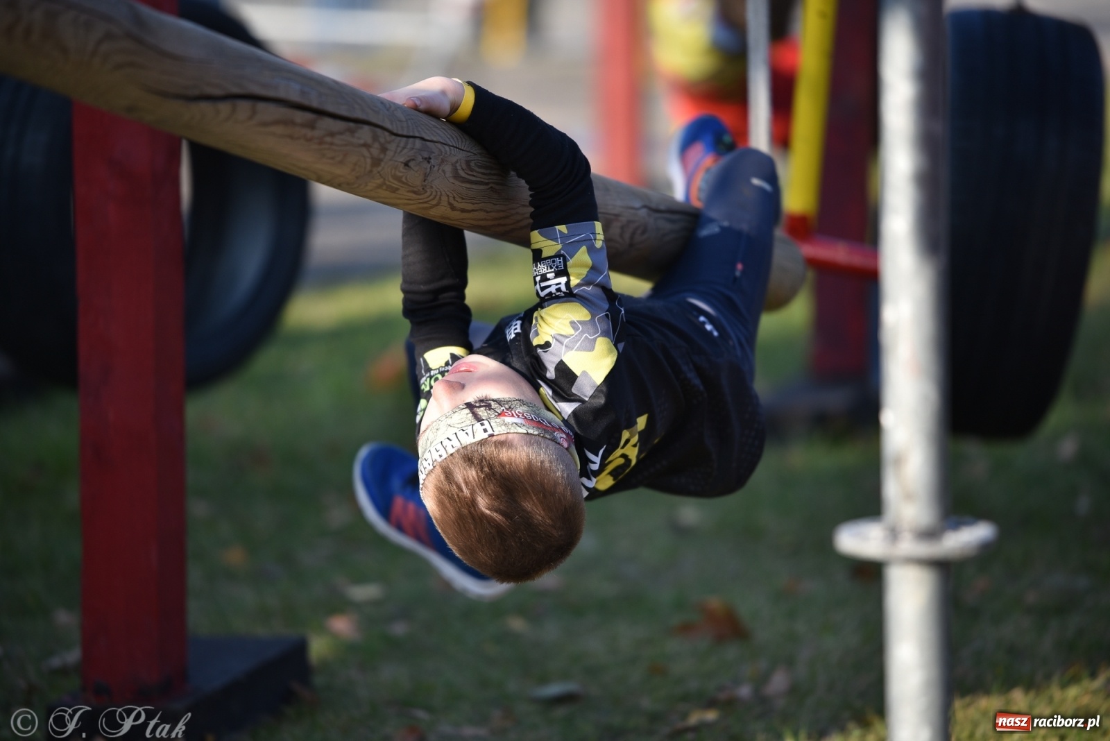 Zdjęcie w galerii na portalu naszraciborz.pl: Bitwa o raciborską basztę. Bieg OCR dla dzieci na Święto Niepodległości wiadomości z regionu