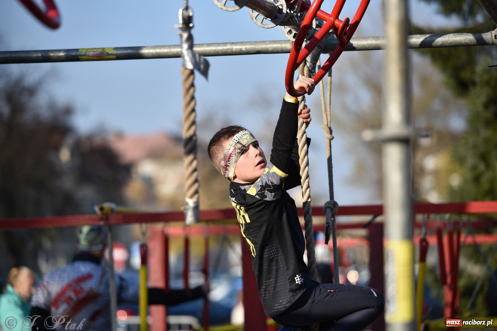 Zdjęcie w galerii na portalu naszraciborz.pl: Bitwa o raciborską basztę. Bieg OCR dla dzieci na Święto Niepodległości wiadomości z regionu