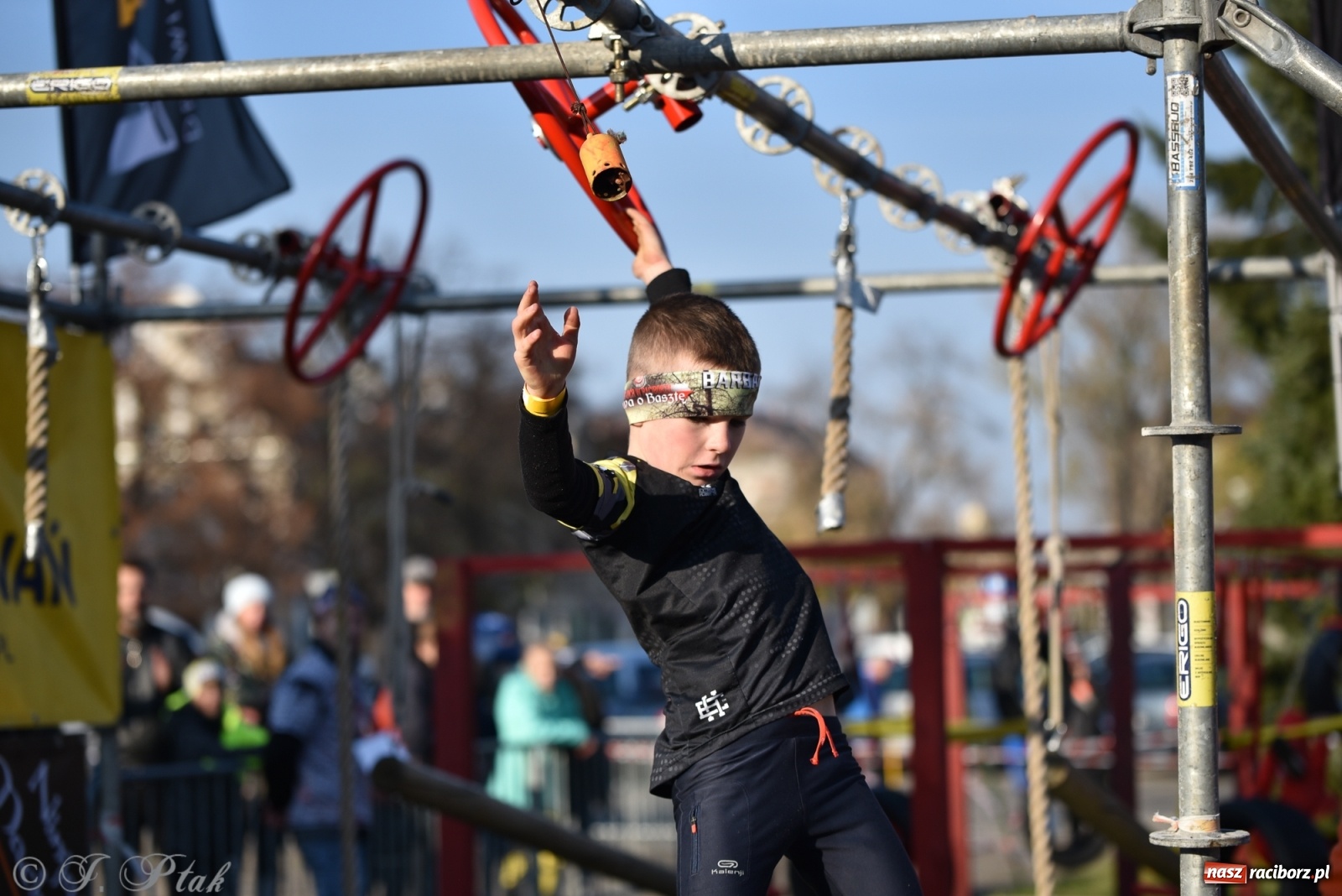 Zdjęcie w galerii na portalu naszraciborz.pl: Bitwa o raciborską basztę. Bieg OCR dla dzieci na Święto Niepodległości wiadomości z regionu