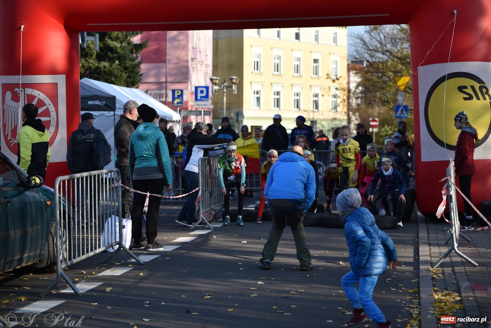 Zdjęcie w galerii na portalu naszraciborz.pl: Bitwa o raciborską basztę. Bieg OCR dla dzieci na Święto Niepodległości wiadomości z regionu
