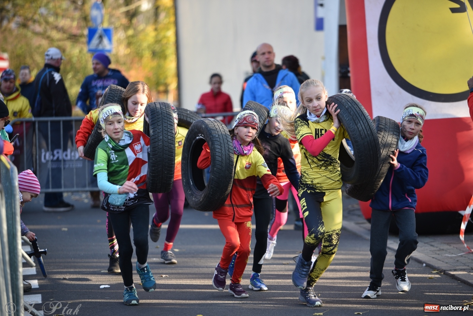 Zdjęcie w galerii na portalu naszraciborz.pl: Bitwa o raciborską basztę. Bieg OCR dla dzieci na Święto Niepodległości wiadomości z regionu