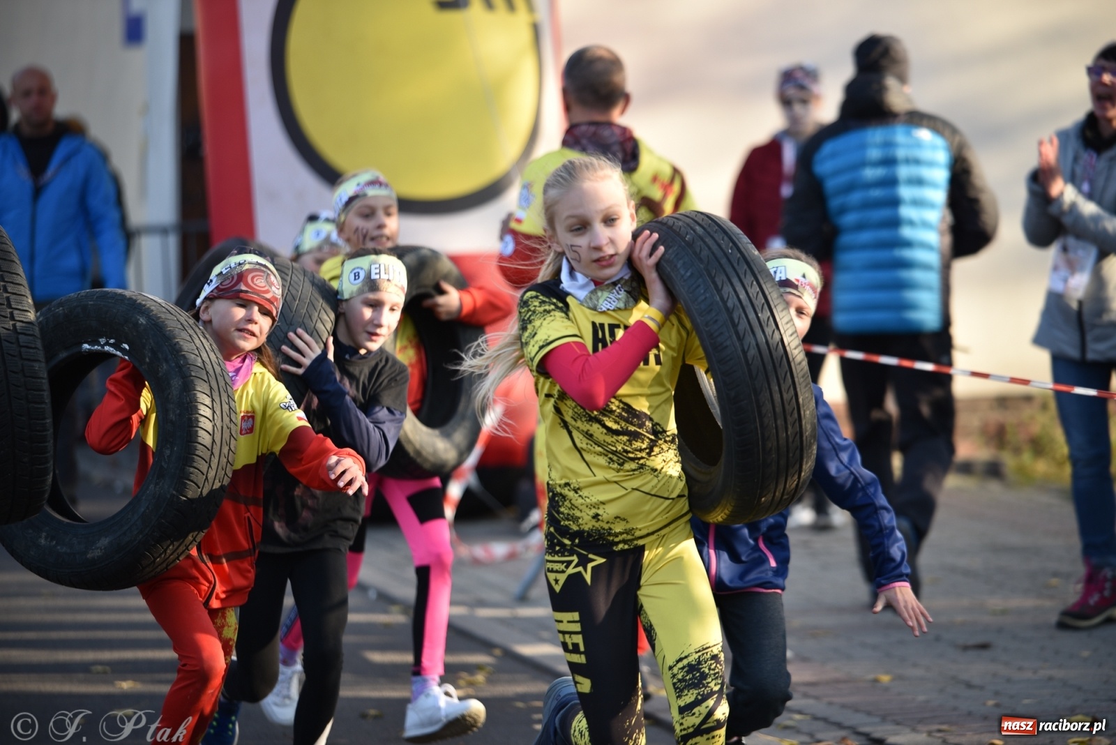 Zdjęcie w galerii na portalu naszraciborz.pl: Bitwa o raciborską basztę. Bieg OCR dla dzieci na Święto Niepodległości wiadomości z regionu