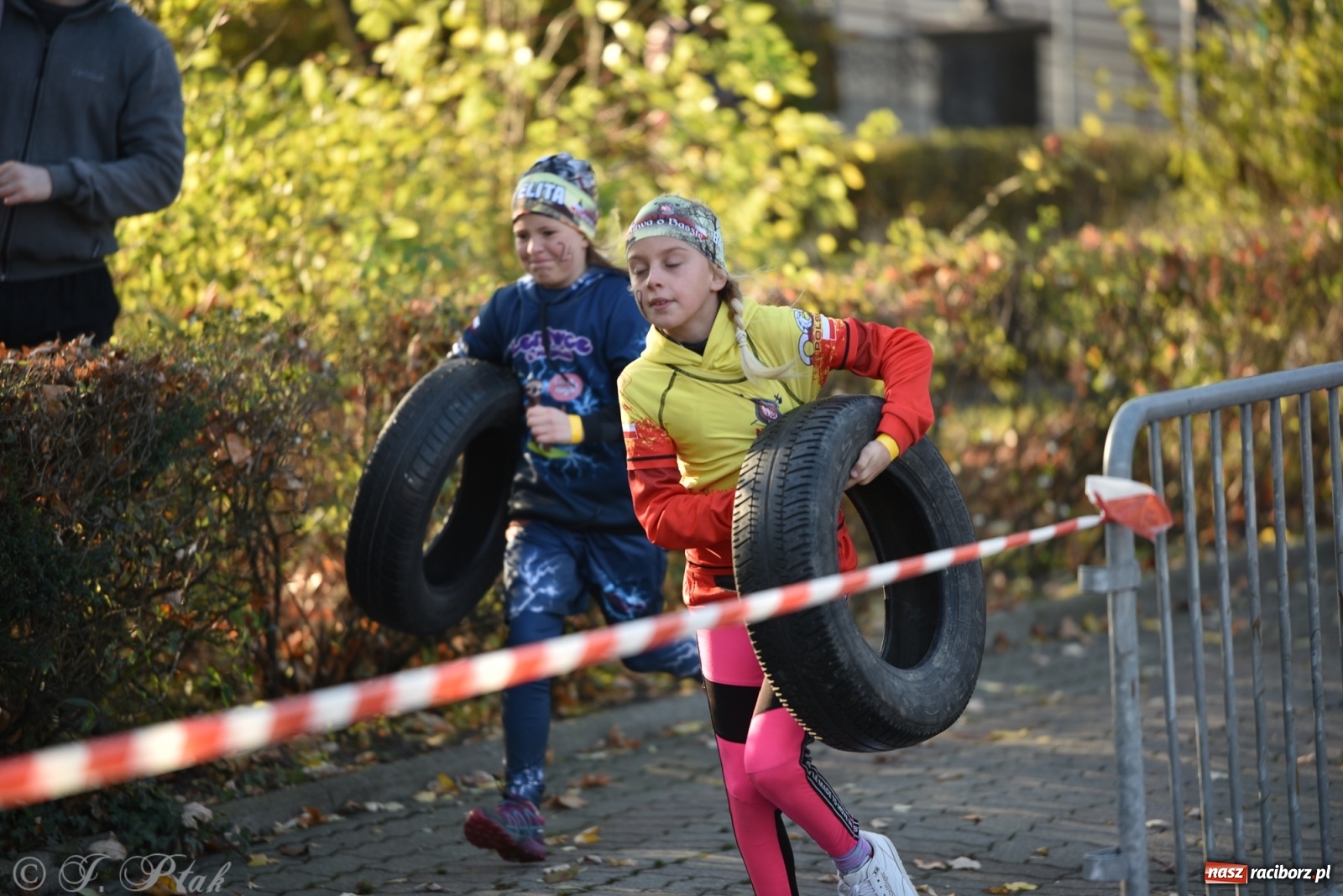 Zdjęcie w galerii na portalu naszraciborz.pl: Bitwa o raciborską basztę. Bieg OCR dla dzieci na Święto Niepodległości wiadomości z regionu
