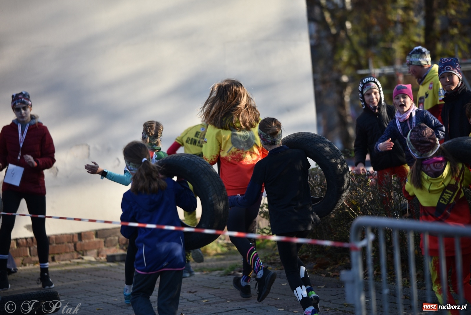 Zdjęcie w galerii na portalu naszraciborz.pl: Bitwa o raciborską basztę. Bieg OCR dla dzieci na Święto Niepodległości wiadomości z regionu
