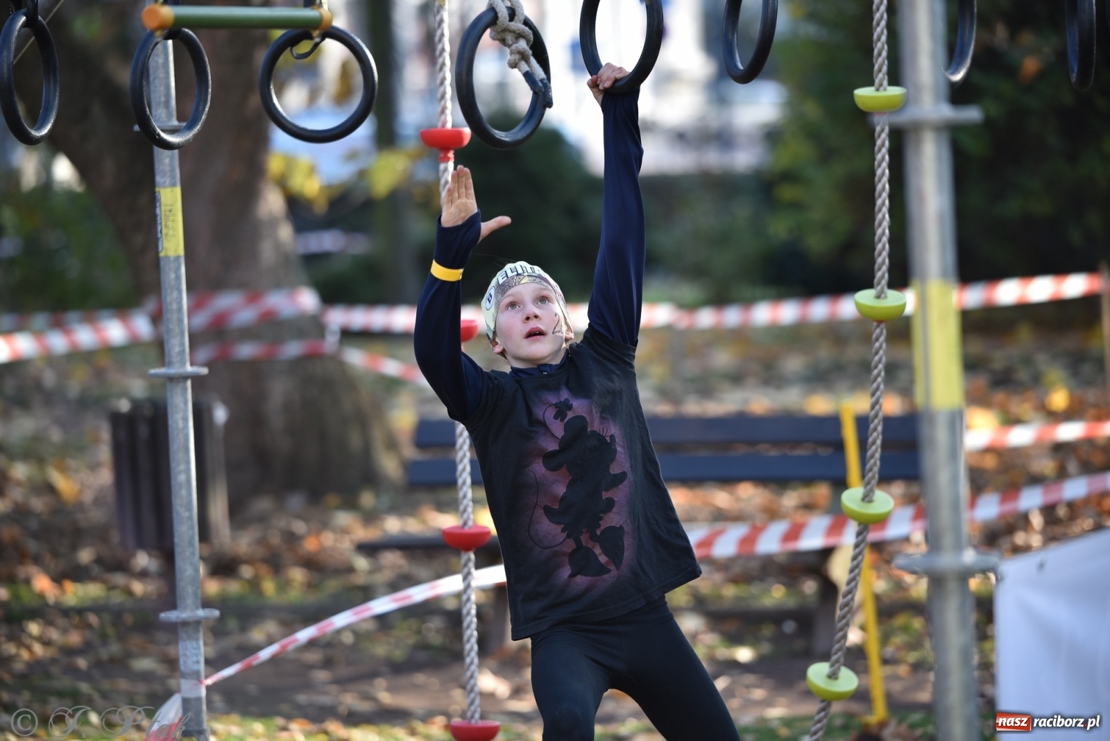 Zdjęcie w galerii na portalu naszraciborz.pl: Bitwa o raciborską basztę. Bieg OCR dla dzieci na Święto Niepodległości wiadomości z regionu