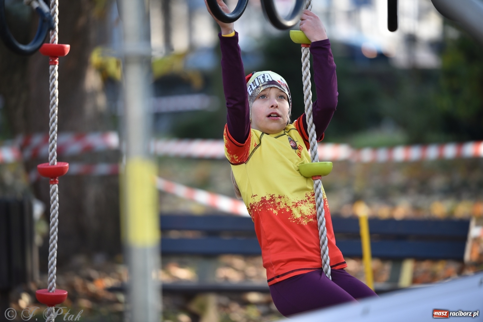 Zdjęcie w galerii na portalu naszraciborz.pl: Bitwa o raciborską basztę. Bieg OCR dla dzieci na Święto Niepodległości wiadomości z regionu